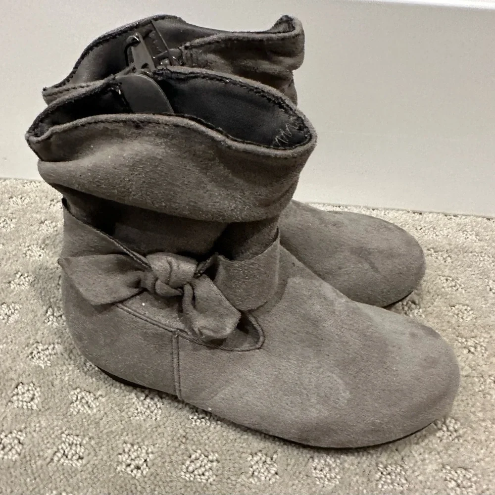 NEW Wonder Nation Toddler Girls Gray Slouch Boots Bow Accent Size 10